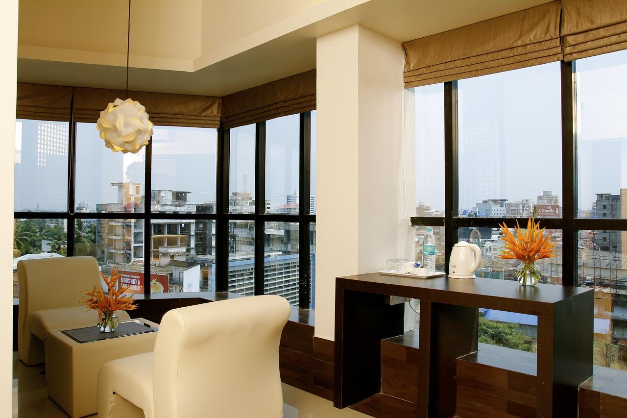 Imperial Regency Hotel Kochi Exterior photo