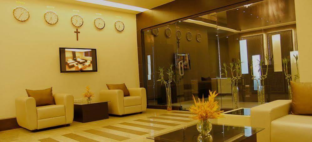 Imperial Regency Hotel Kochi Exterior photo